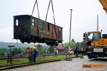 8:27 Uhr, der Wagen ist in der Luft. � S. Meyer