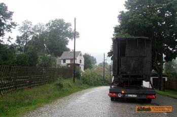 Nun geht es der Bahnhofsstrasse hinunter. � S. Meyer