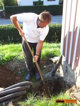 Der ICH stellt den Stromkasten.