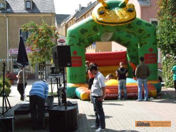 Die Hpfburg ist voll Luft und die Kinder stehen bereit.