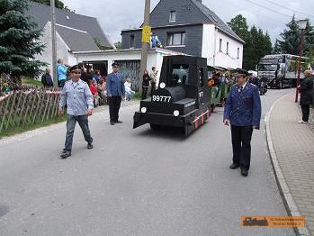 Mitten im Festumzug!