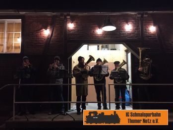 Die Blasmusikanten spielen auf.