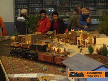 Bekannte kommen natrlich auch zur Ausstellung.