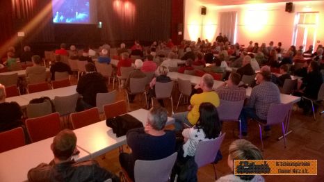 Der Saal war schnell mit Gsten gefllt.