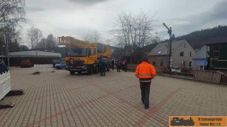 Der 2. Kran kommt zum Abladen!